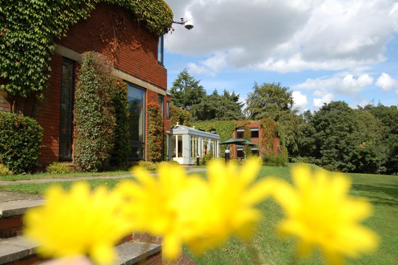 Lane End Hotel High Wycombe Exterior photo